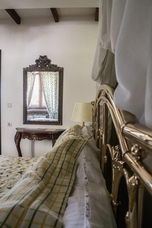 Archontiko Emmanouilidi Suites Káto Loutrákion Esterno foto